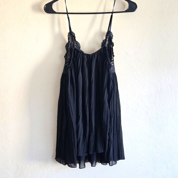 Victoria's Secret Elegant Black Lace Chemise Size Medium Lingerie Nightie - Picture 3 of 7